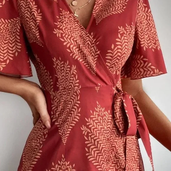 Boho Tropical Print Butterfly Sleeved Mini Romper burgundy red - Picture 4 of 7